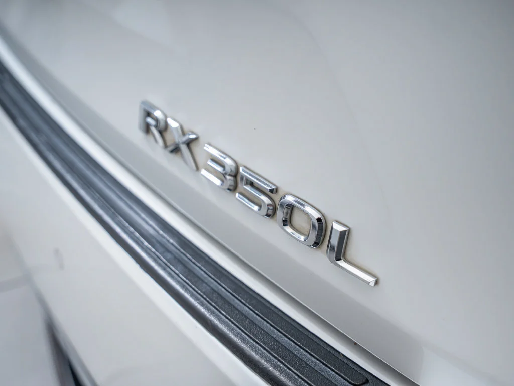 Used 2019 Eminent White Pearl Lexus 350L image 16