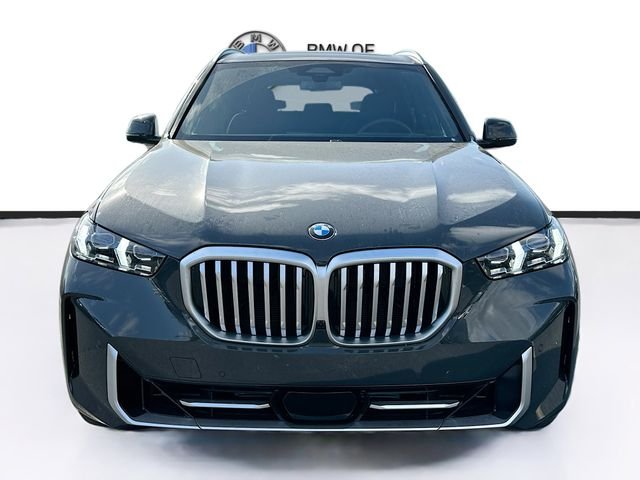 New 2026 Gray BMW xDrive40i image 2