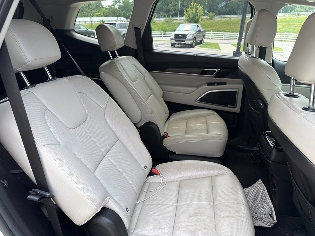 Used 2021 Snow White Pearl Kia EX image 16