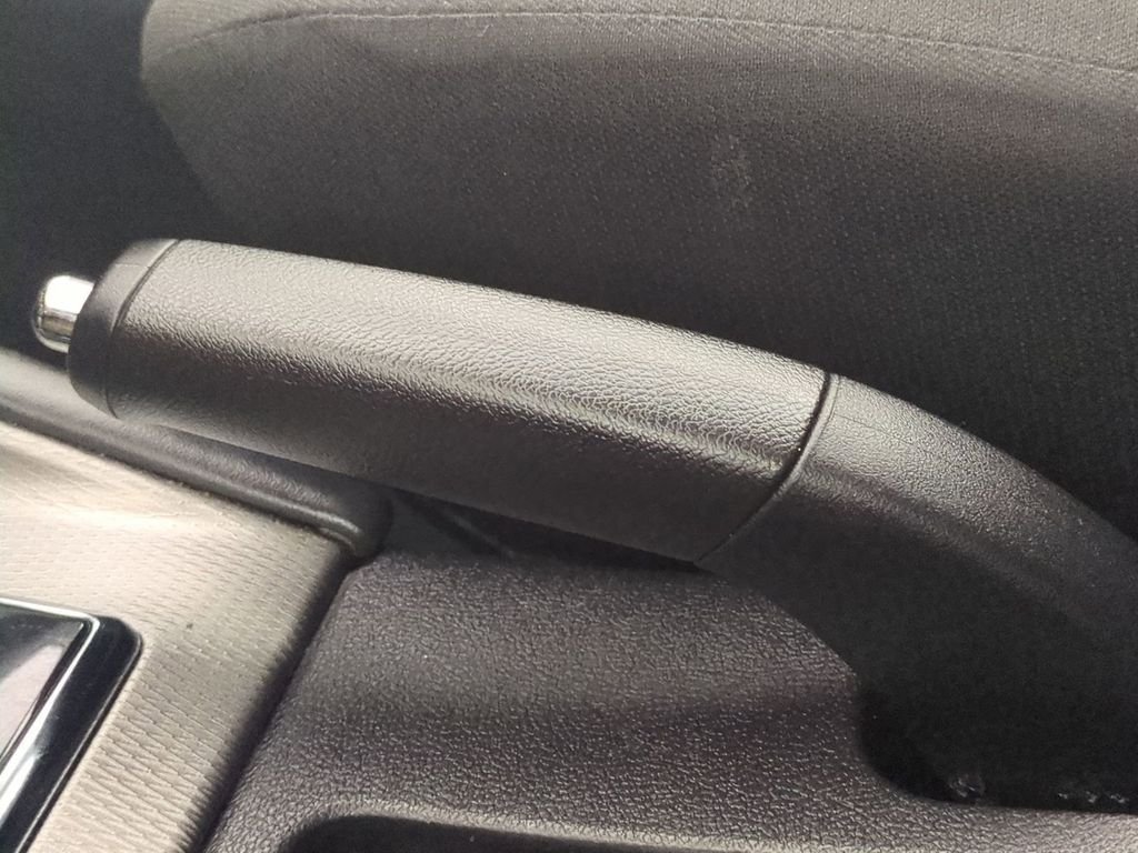 Used 2024  Mitsubishi 2.0 ES image 27