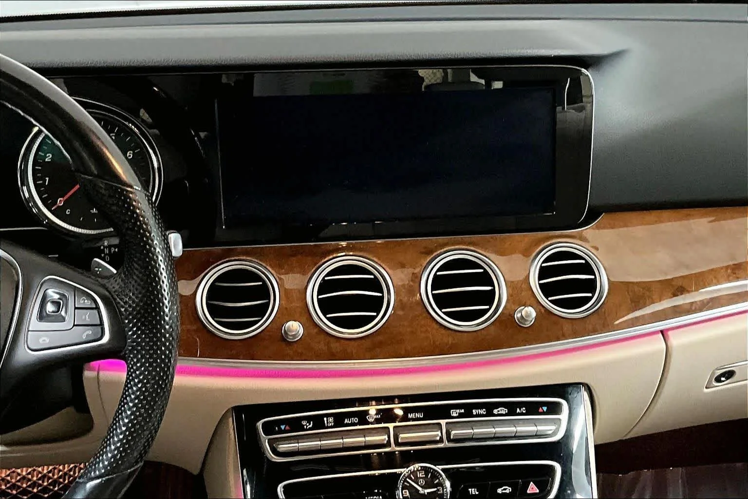 Used 2017 Polar White Mercedes-Benz E 300 Luxury image 7