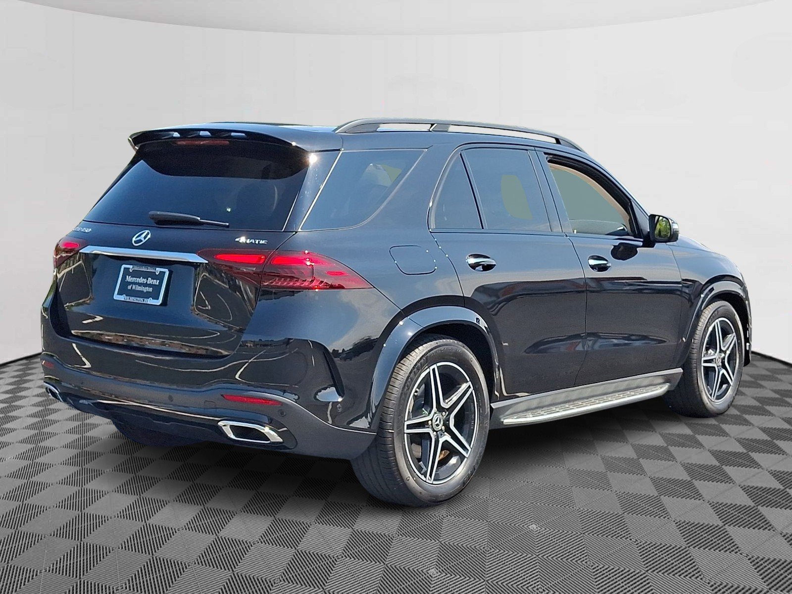 Certified Used 2026 Black - 040 Mercedes-Benz 4MATIC® image 6