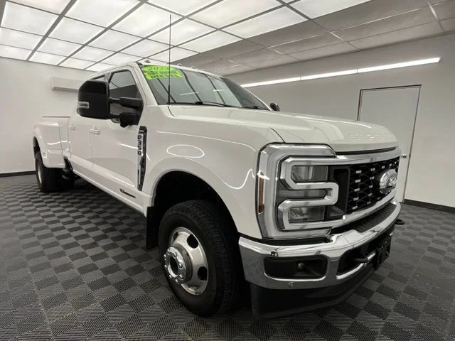 Used 2024 White Ford Lariat image 3