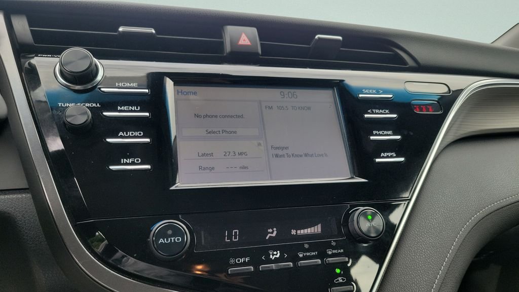 Certified Used 2018 White Toyota SE image 13