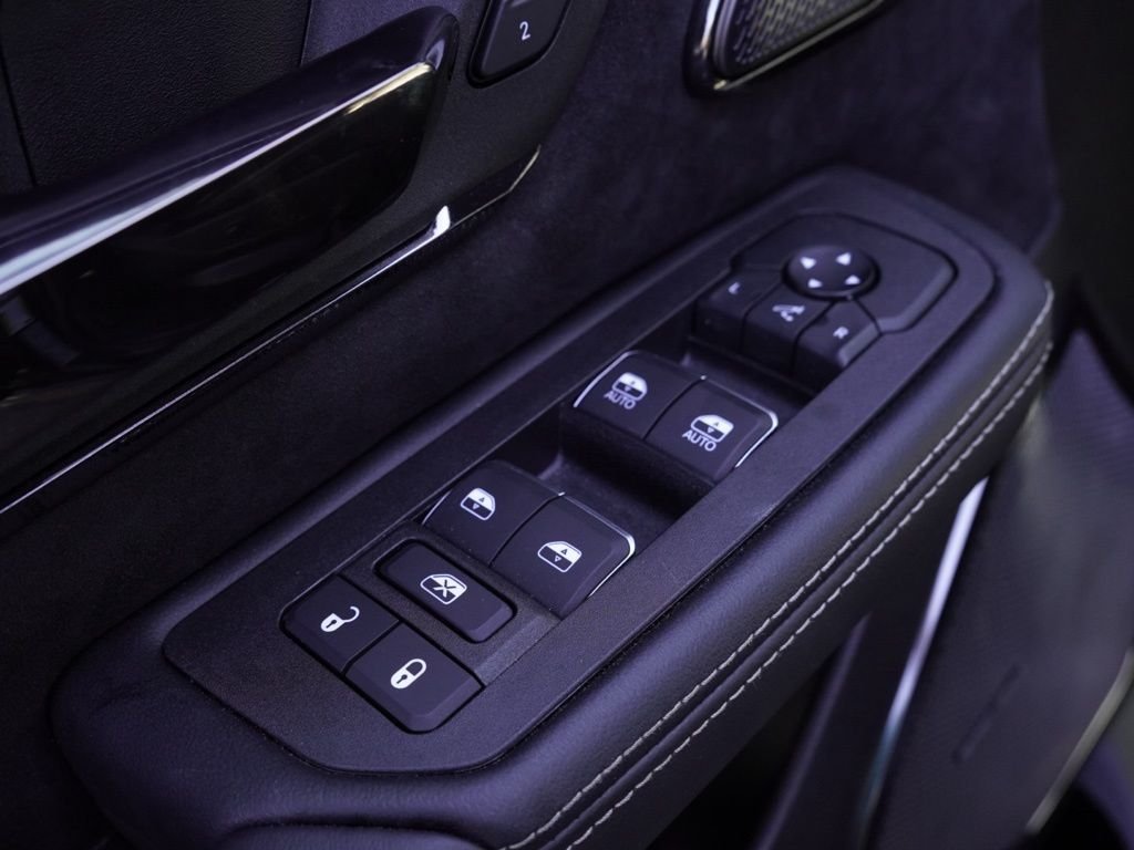 New 2026 Diamond Black Crystal Pearl-Coat Exterior Paint RAM RHO image 12