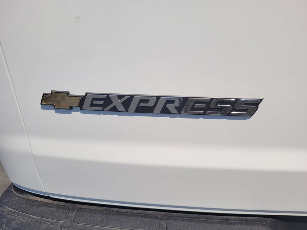 2026 Chevrolet Express Cargo 1WT view 6