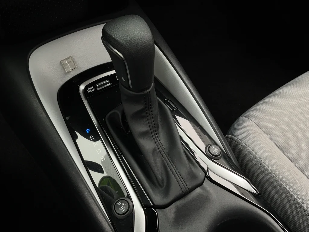 Used 2023  Toyota SE image 32