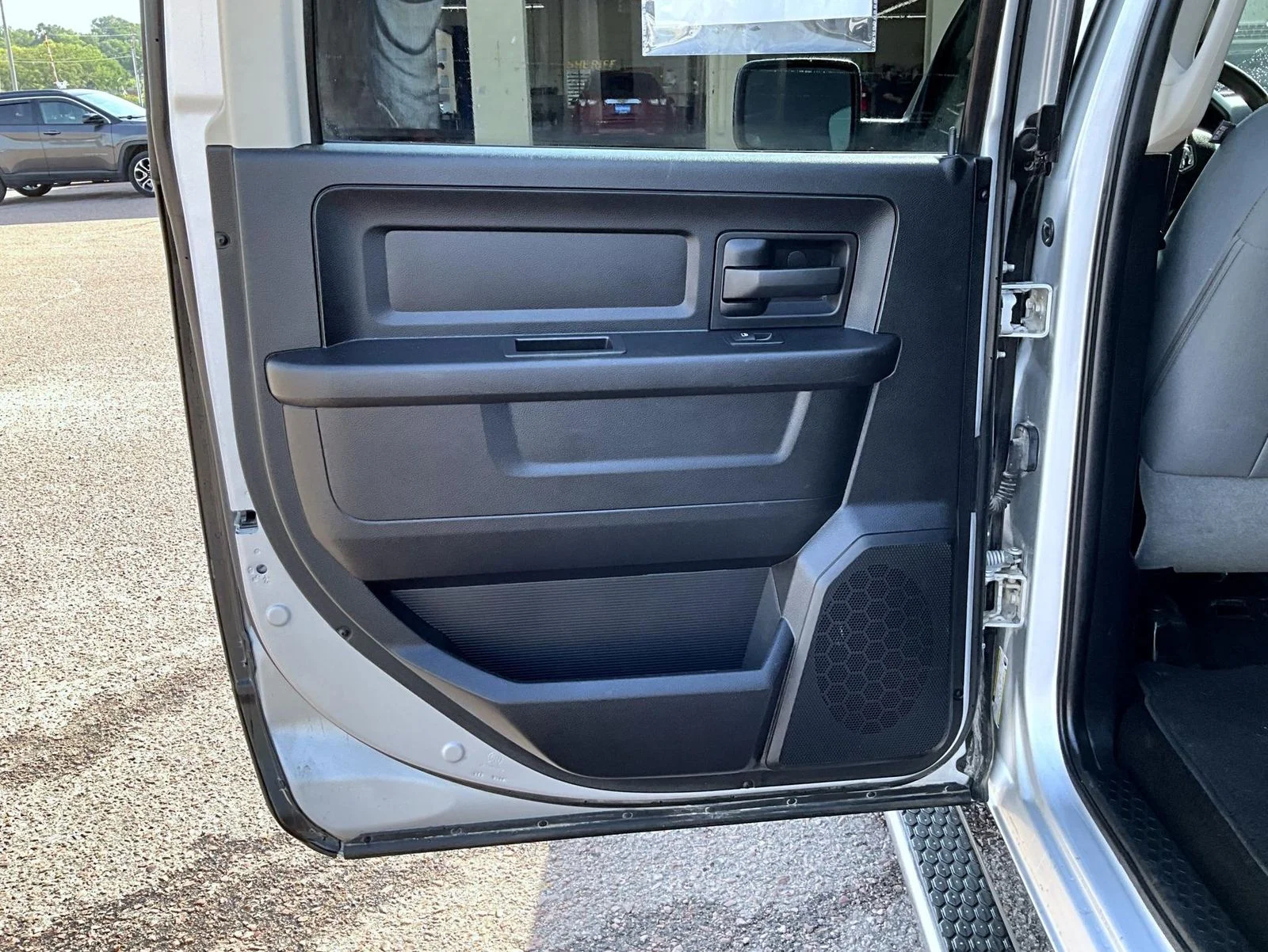 Used 2015 Silver Ram Express image 22