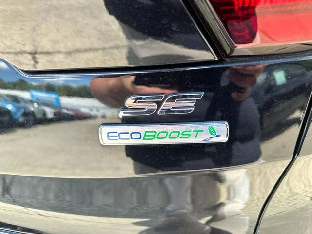 Used 2019 Black Ford SE image 50
