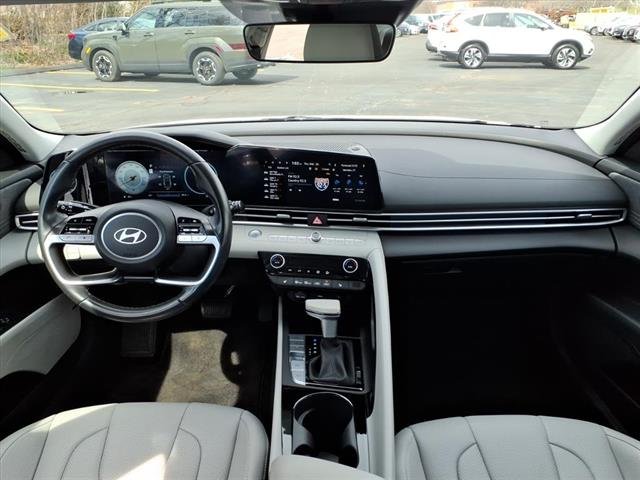 2024 Hyundai Elantra Limited - Photo 15