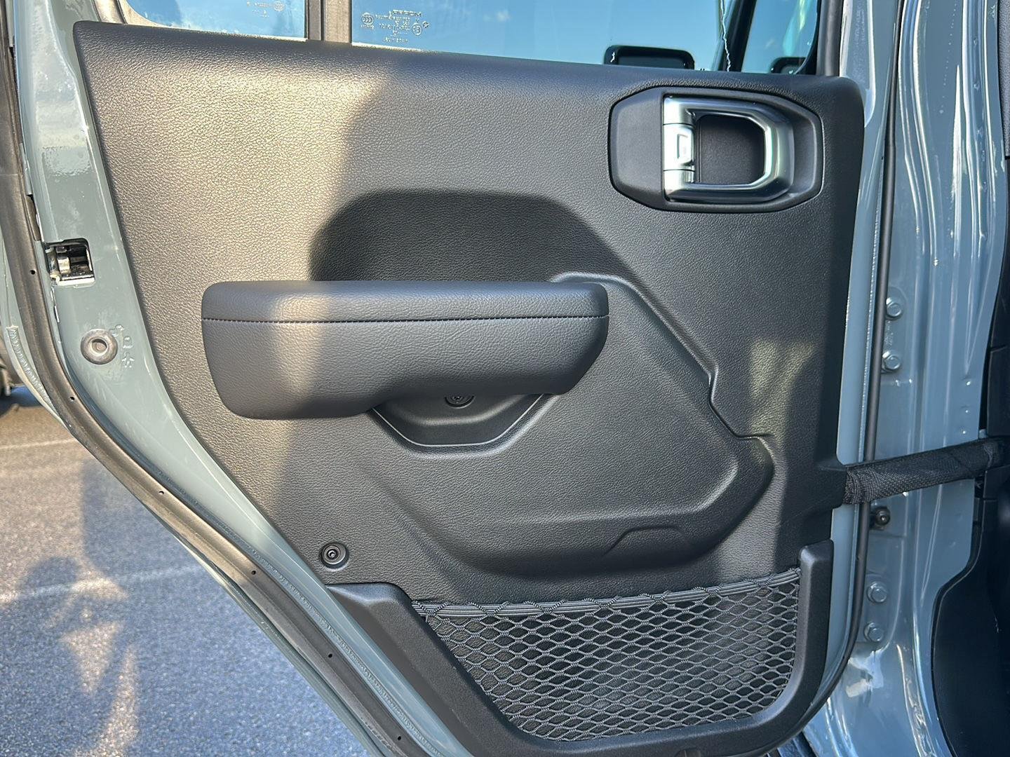 Used 2025 Anvil Clearcoat Jeep Sport S image 26