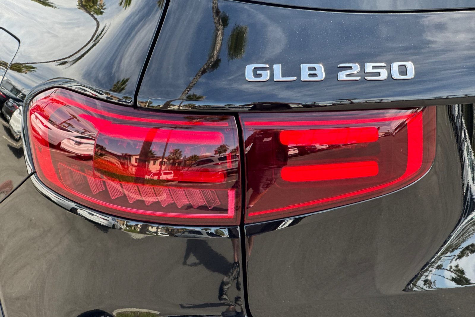 Used 2026 Black Mercedes-Benz GLB 250 image 13