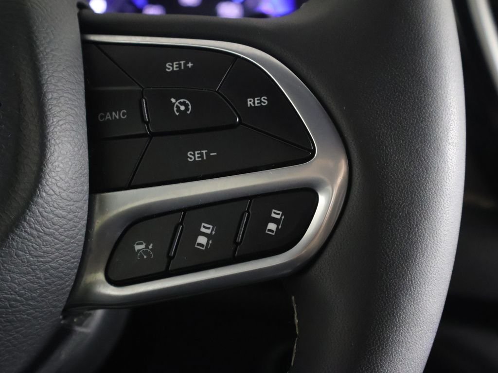 2025 Chrysler Pacifica Select - Photo 40