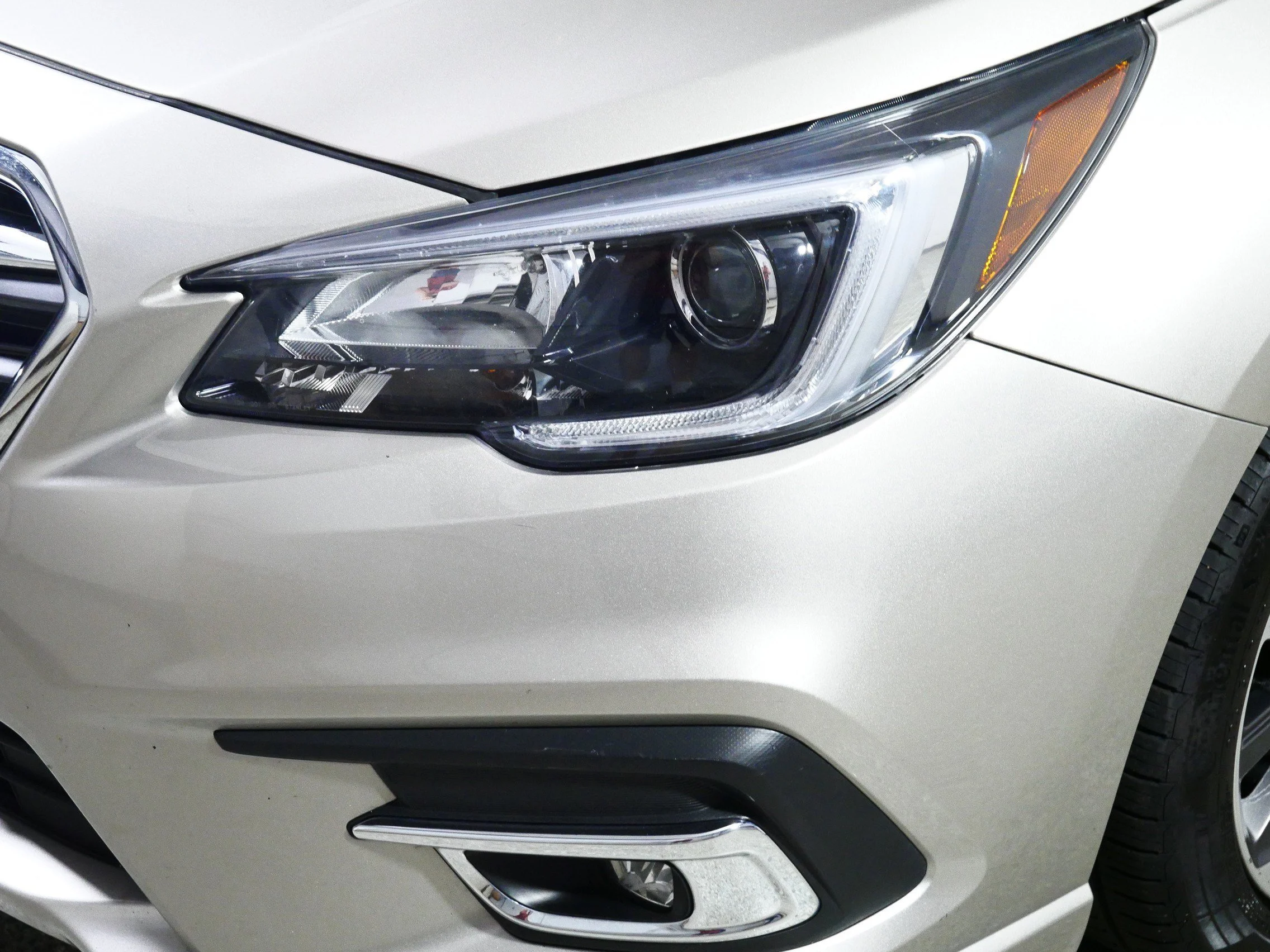 Used 2018 Tungsten Metallic Subaru Limited image 16