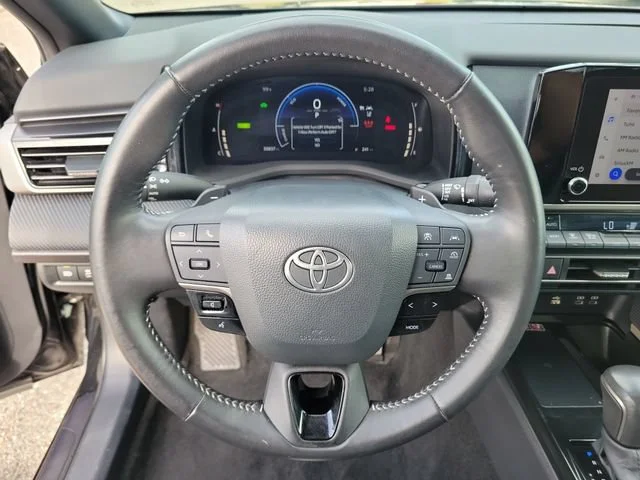 2025 Toyota Camry LE - Photo 24