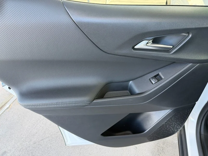 Used 2026 Summit White Chevrolet LT image 19