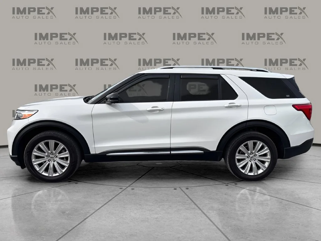 Used 2021 White Ford Limited image 2