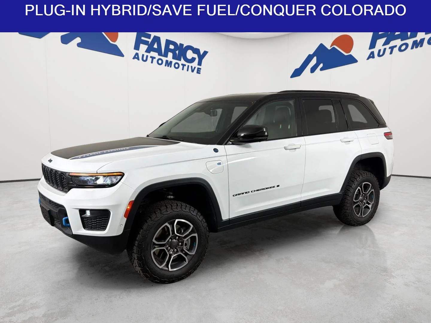 Used 2023 Bright White Clearcoat Jeep Trailhawk image 1