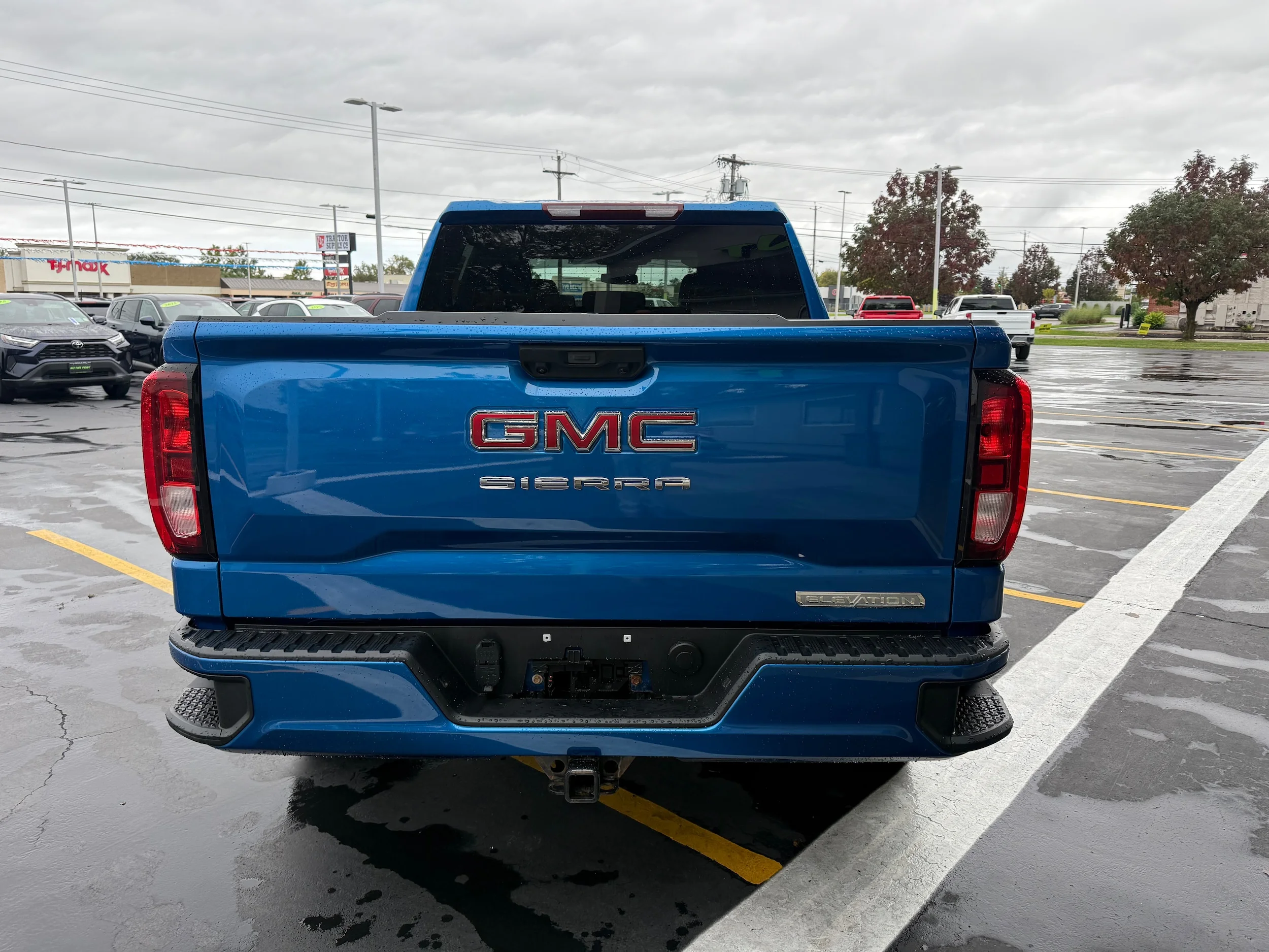 Used 2023 Dynamic Blue Metallic GMC Elevation image 5