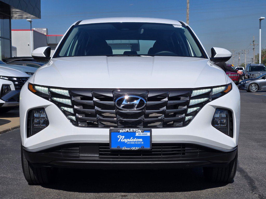 Used 2024 White Pearl Hyundai SE image 2