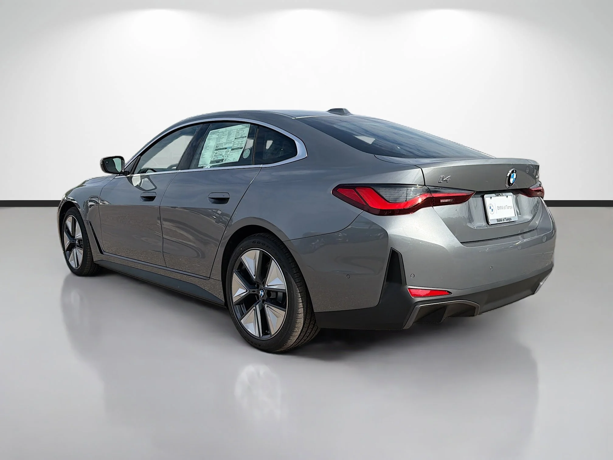 New 2026 Skyscraper Grey Metallic BMW eDrive40 image 5