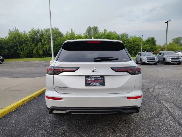 New 2026 White Mitsubishi ES 1.5T S-AWC image 6