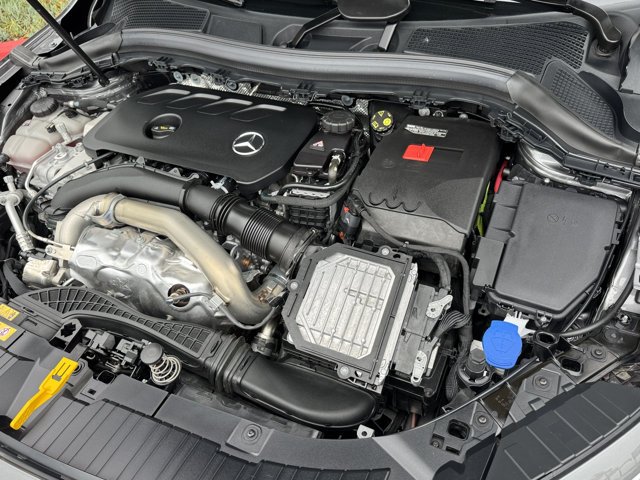 Used 2026 Mountain Grey Metallic Mercedes-Benz GLA 250 image 5