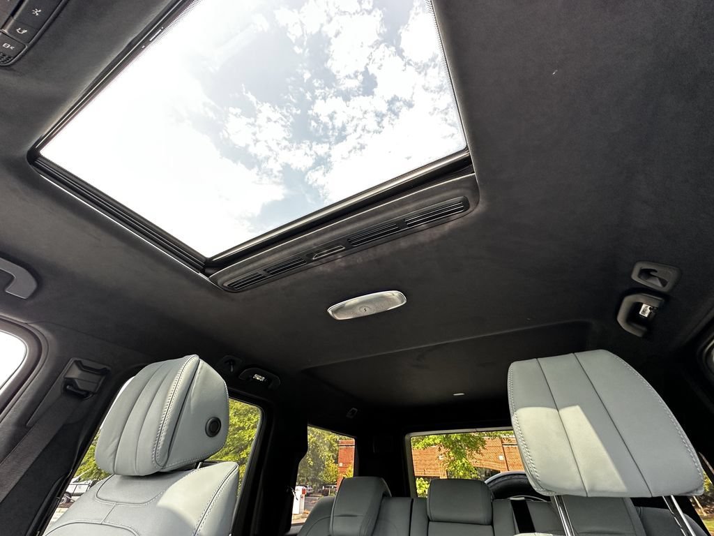 New 2027 MANUFAKTUR Night Black Magno Mercedes-Benz AMG® G 63 image 71
