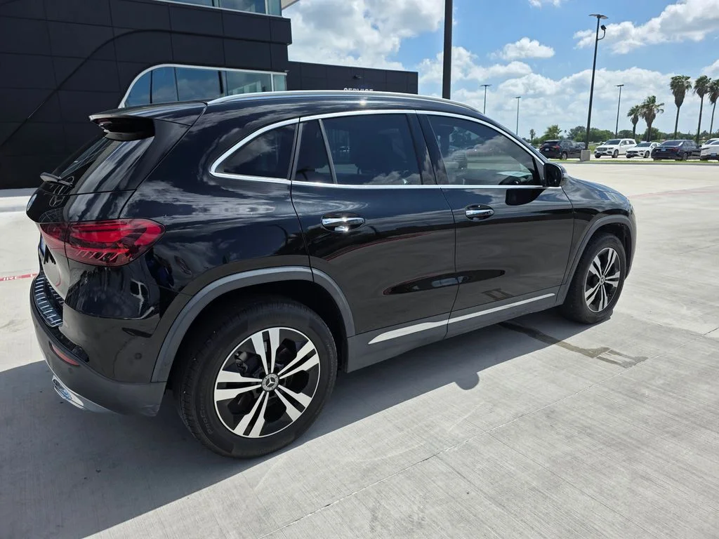 Used 2025 Black Mercedes-Benz GLA 250 image 7