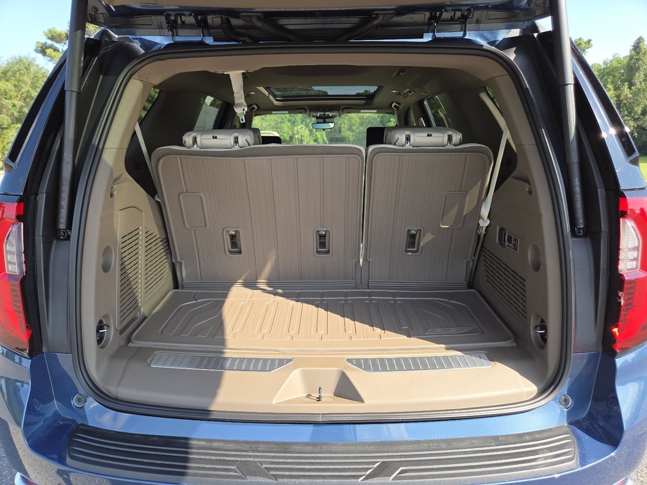 2026 GMC Yukon Denali - Photo 25