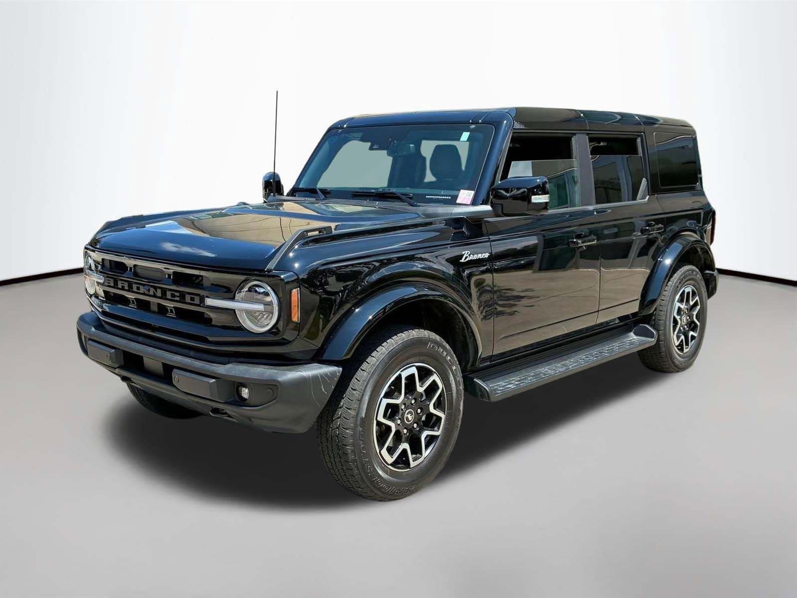 Used 2025 Shadow Black Ford Outer Banks image 6