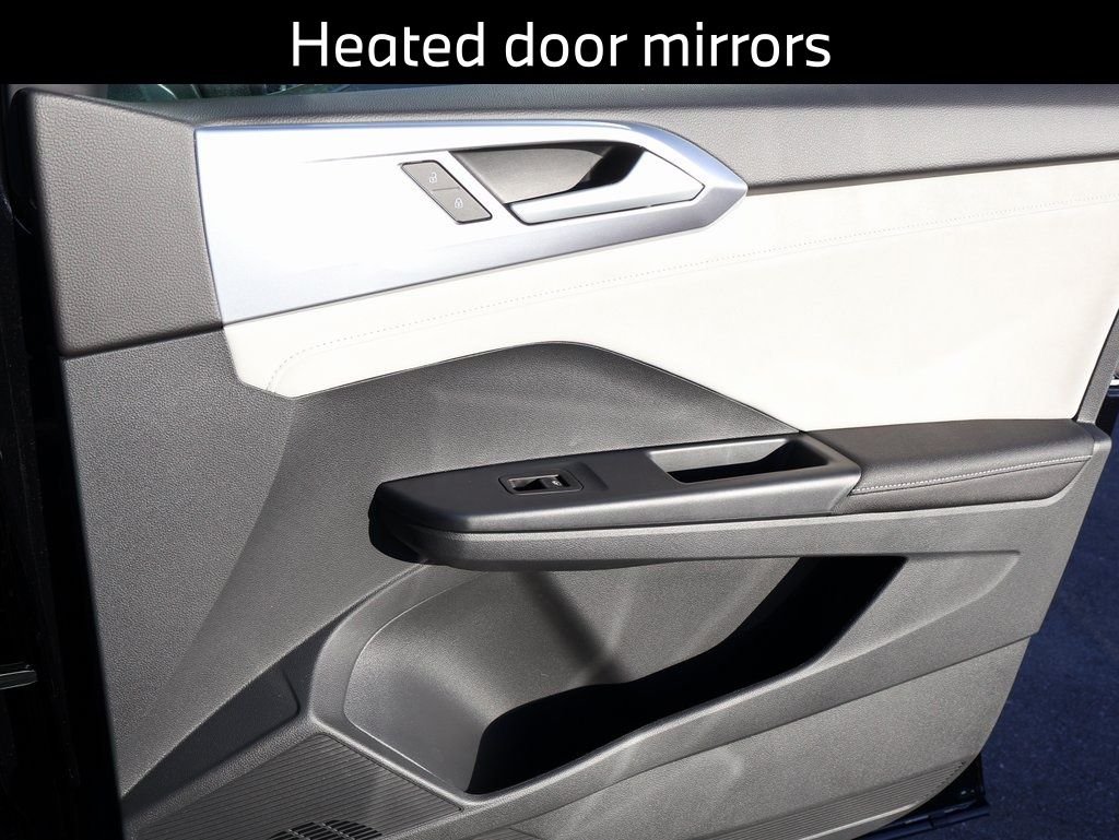 2025 Volkswagen Taos SE - Photo 16