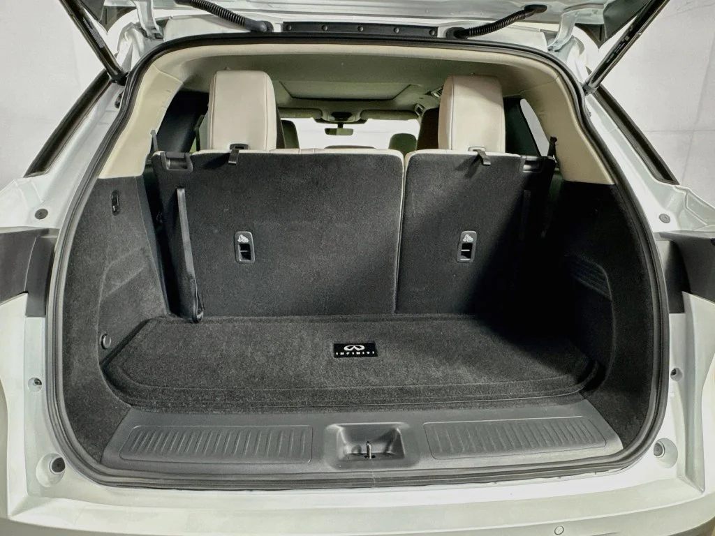 Certified Used 2027 White INFINITI LUXE image 35