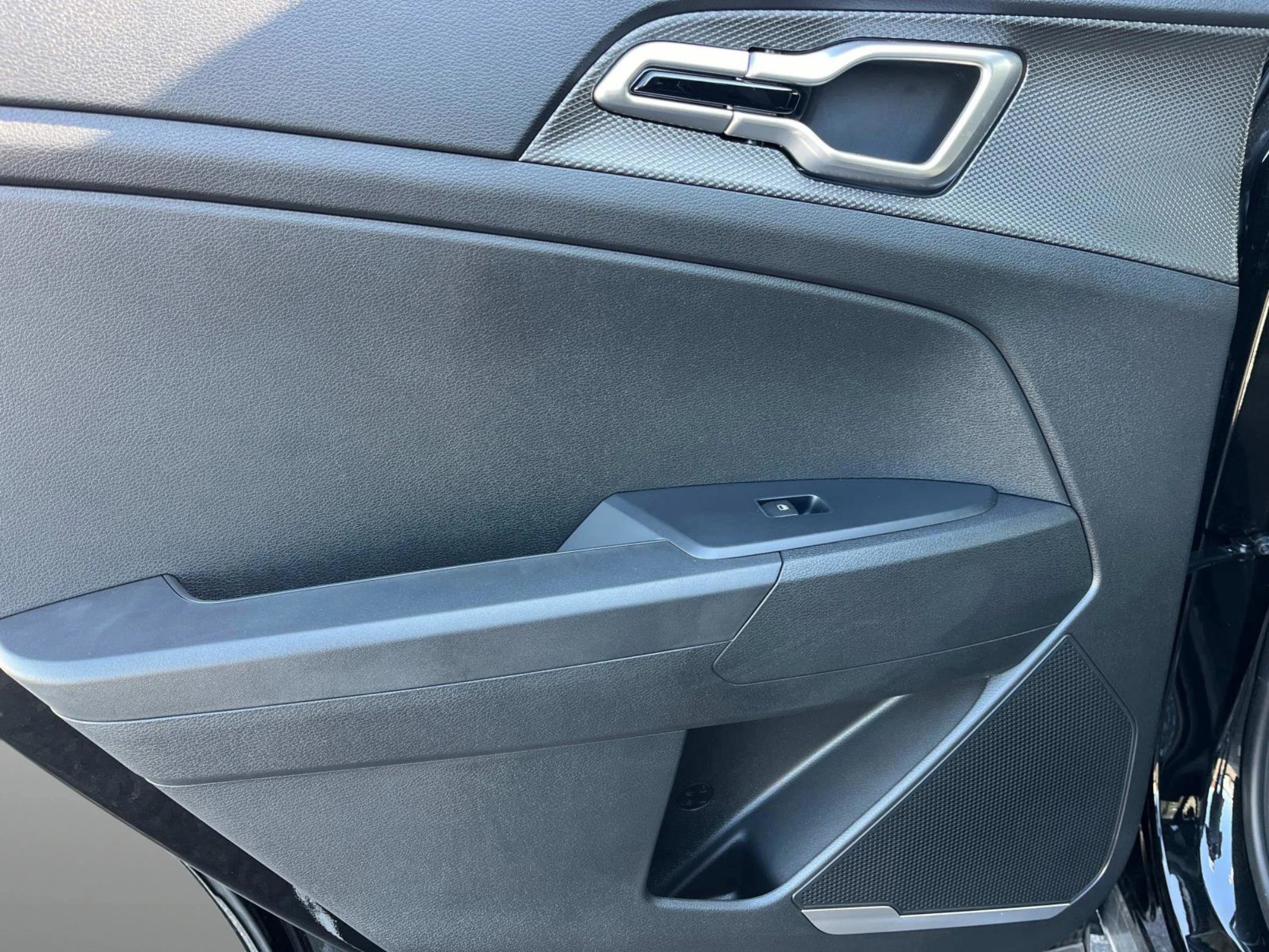 2025 Kia Sportage LX Hybrid - Photo 18