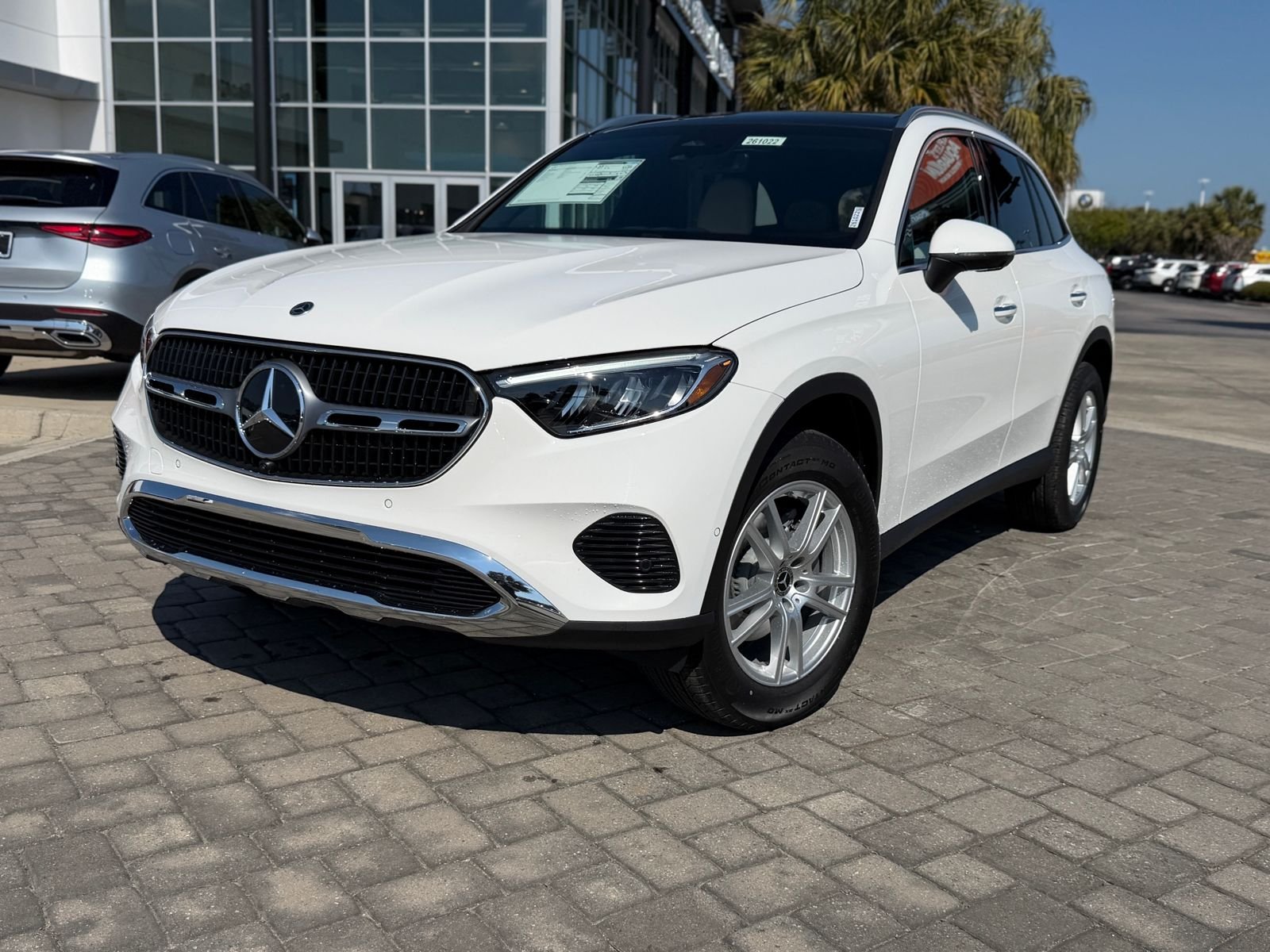 New 2026 Polar White Mercedes-Benz GLC 300 image 1