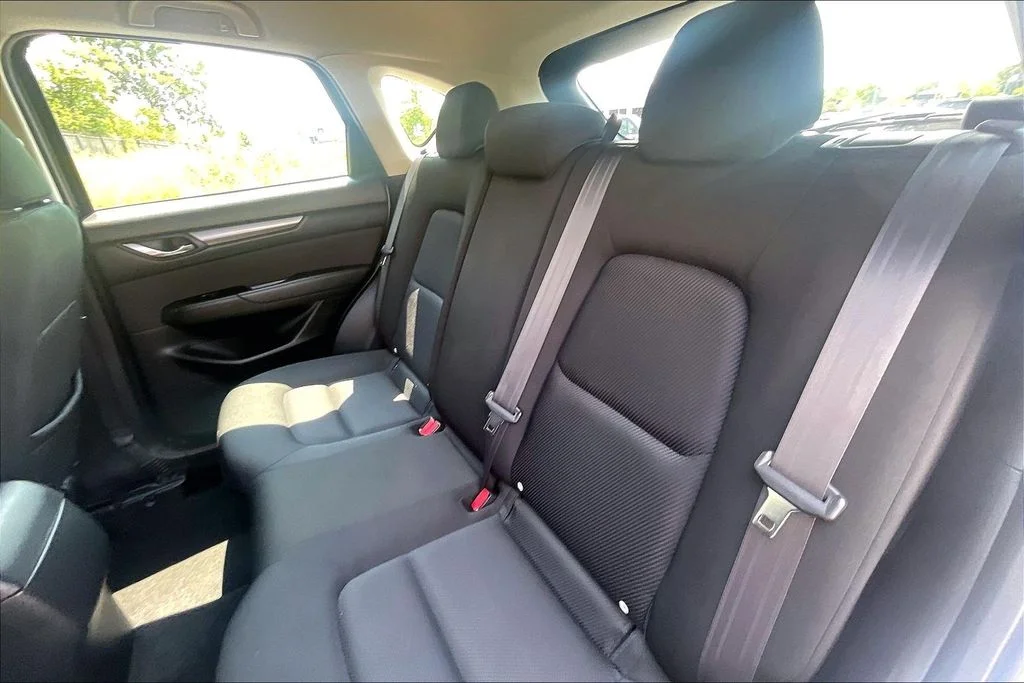 Used 2022 White Mazda 2.5 S image 25