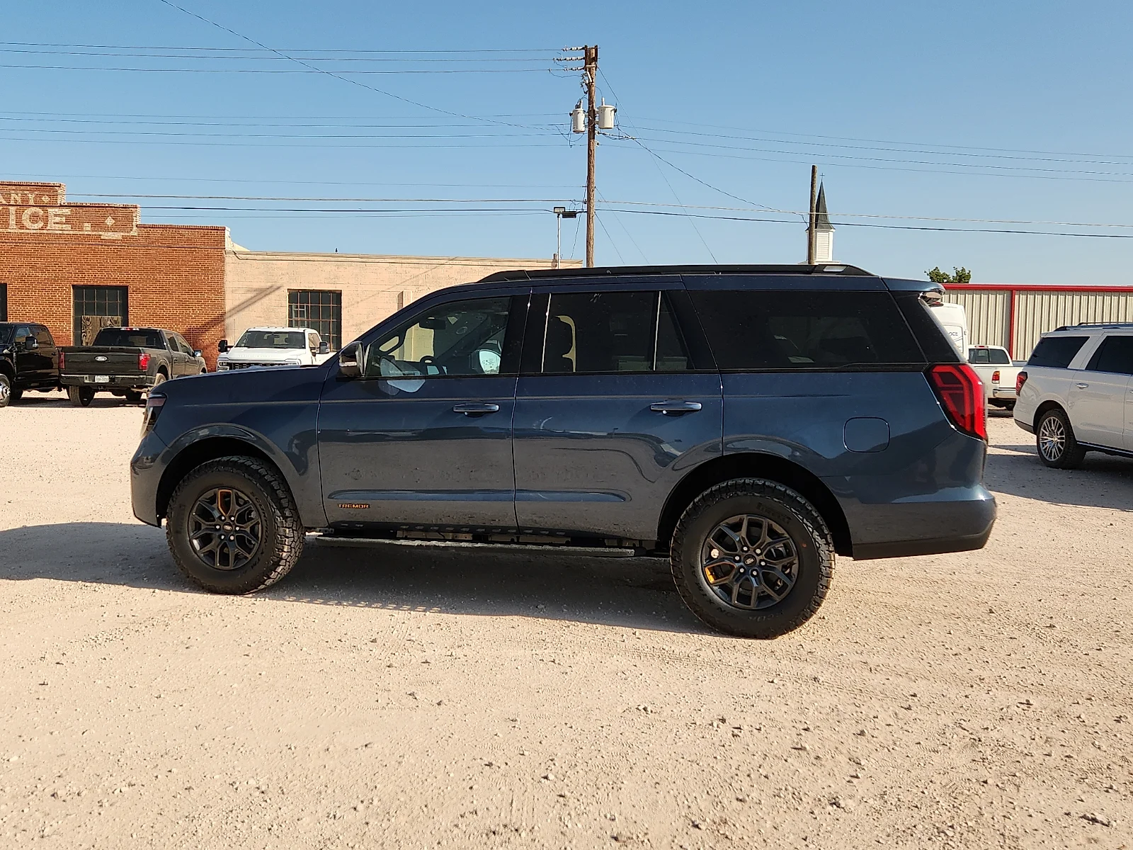 New 2027 Nocturnal Blue Metallic Ford Tremor image 4