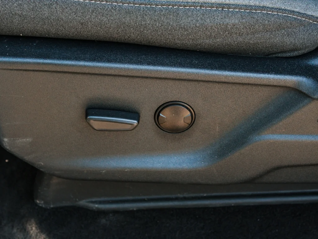 Used 2025 Blue Ford XLT image 9