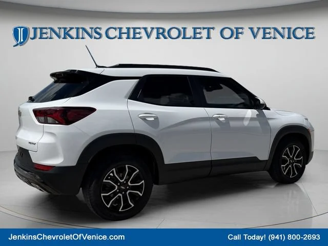 Used 2023 SUMMIT WHITE Chevrolet ACTIV image 4