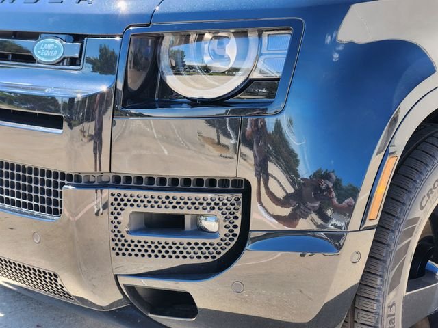 2025 Land Rover Defender 5