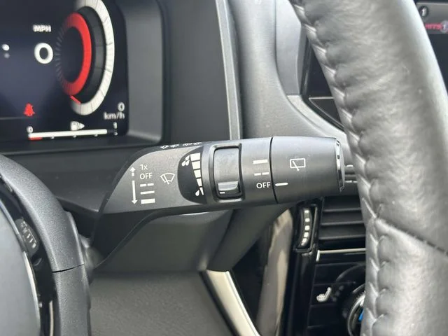 Used 2021 Gray Nissan Platinum image 25