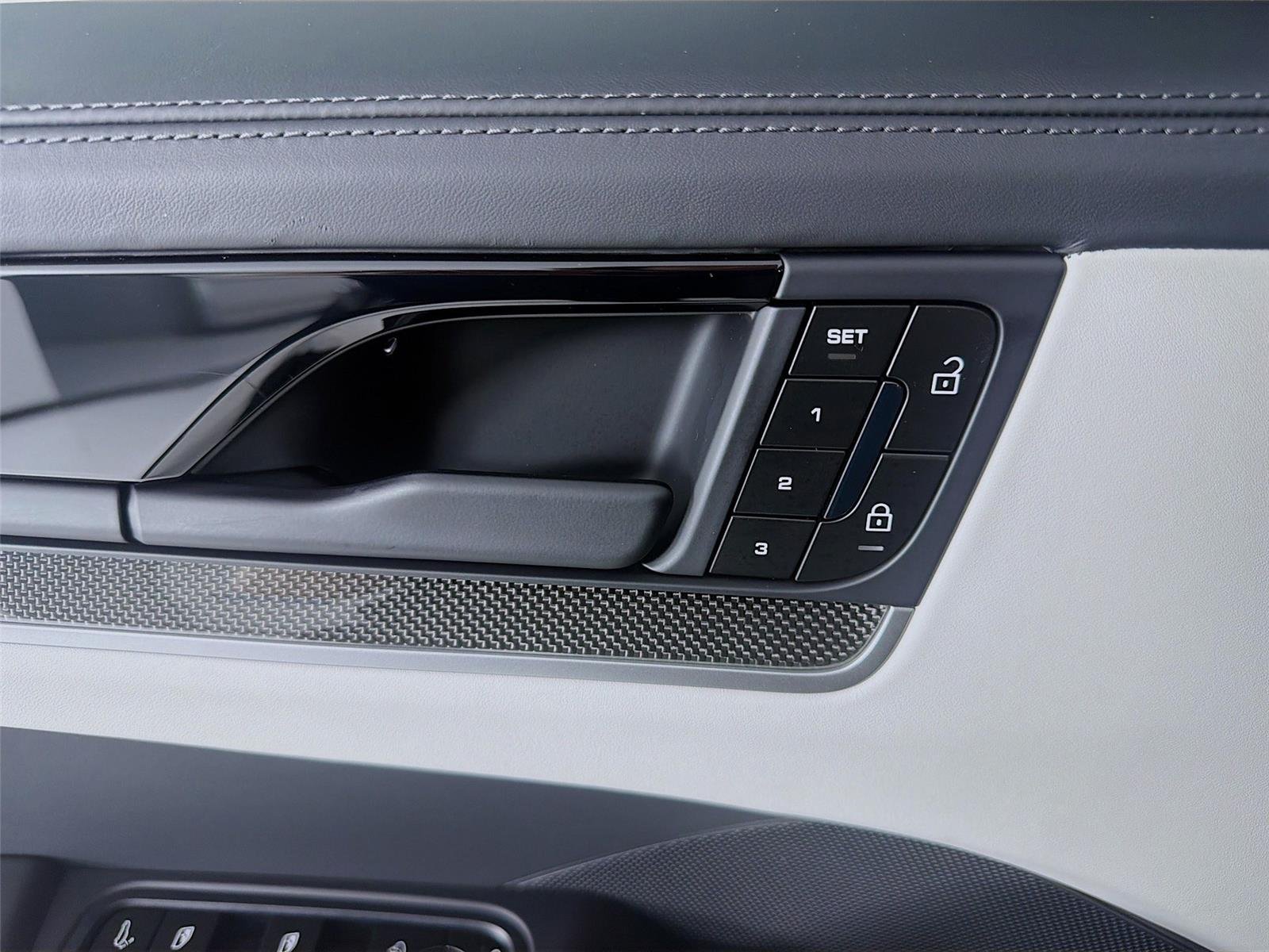 Used 2025 Chalk Porsche S E-Hybrid image 7