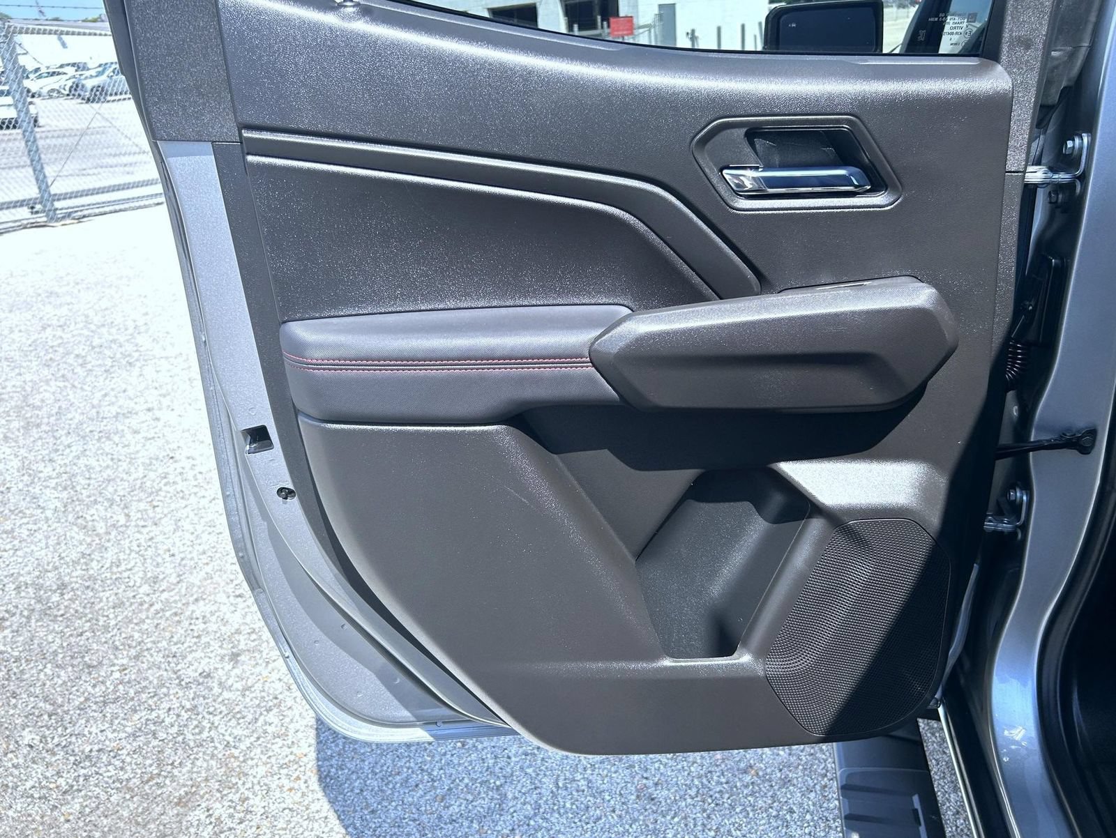 2025 Chevrolet Colorado Z71 - Photo 18