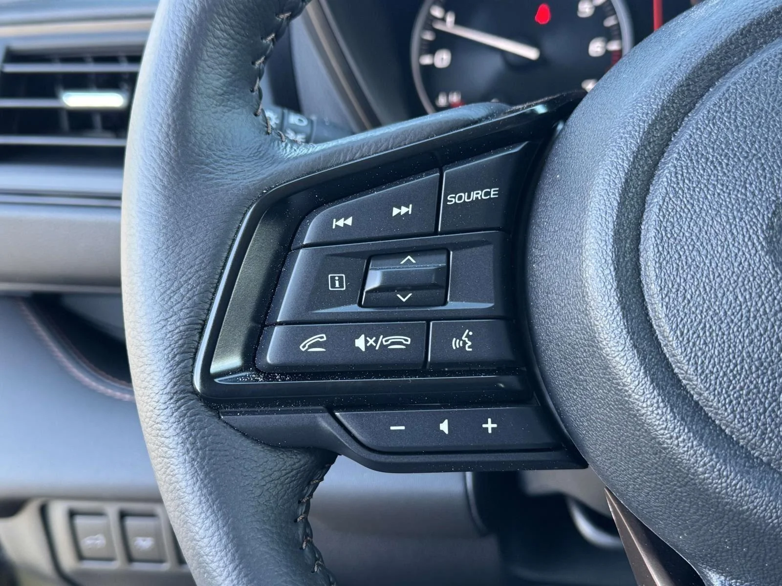 2026 Subaru Ascent Limited Bronze Edition - Photo 16