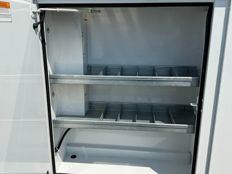 New 2026 Oxford White Ford T-350 RWD SRW 138" WB 9500 GVWR image 9