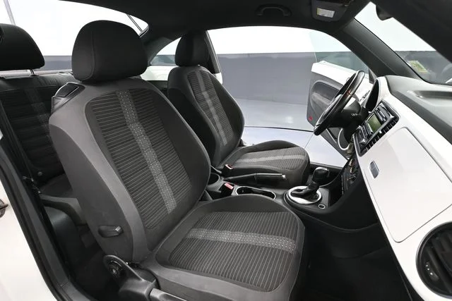2012 Volkswagen Beetle 2.0 - Photo 32