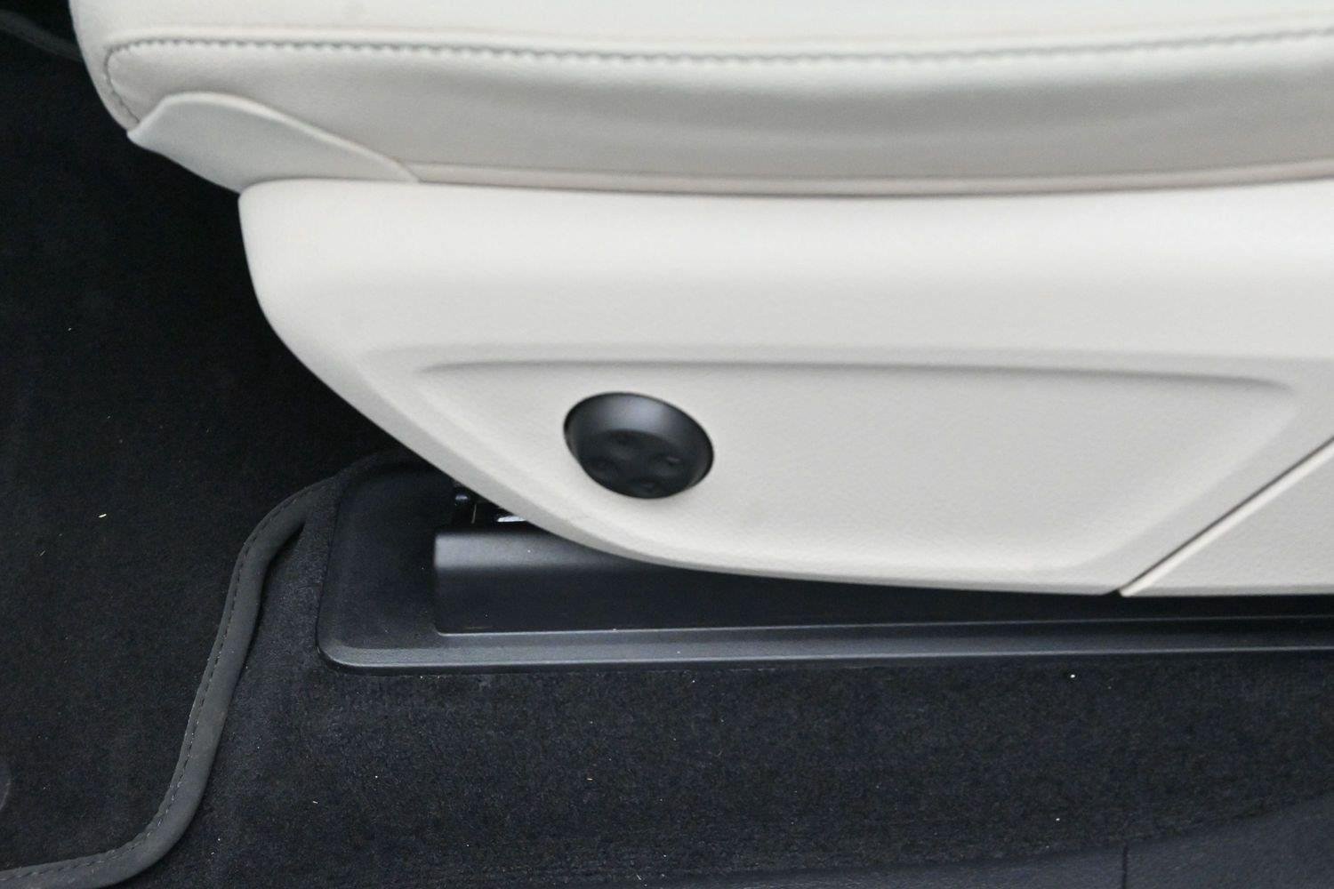 Used 2025 Polar White Mercedes-Benz GLS 450 image 17