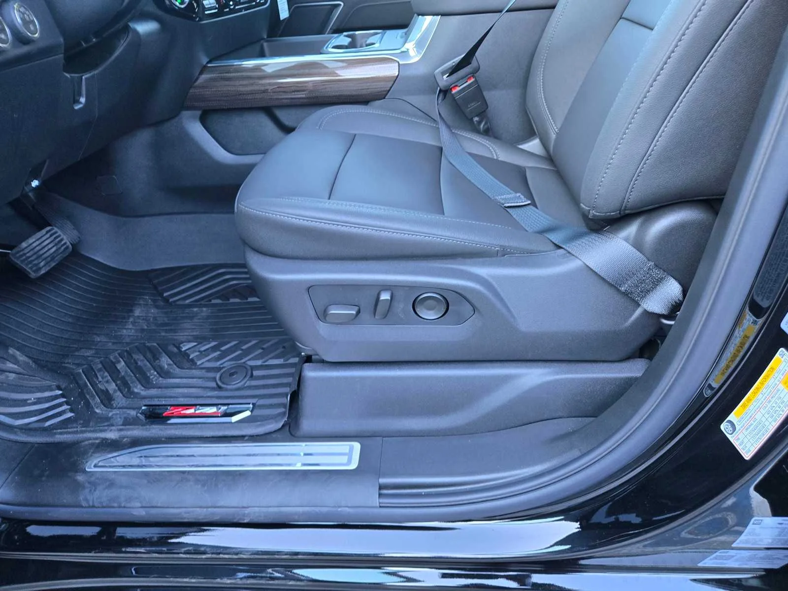 New 2026 Black Chevrolet LT image 18
