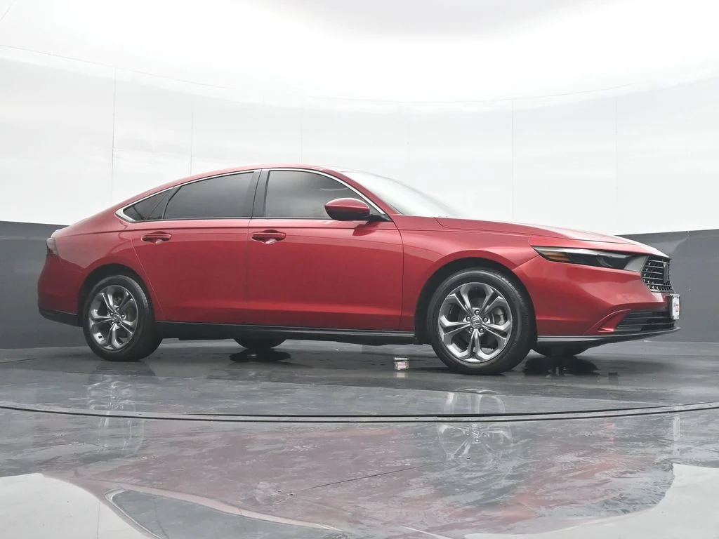 Used 2024  Honda EX image 32