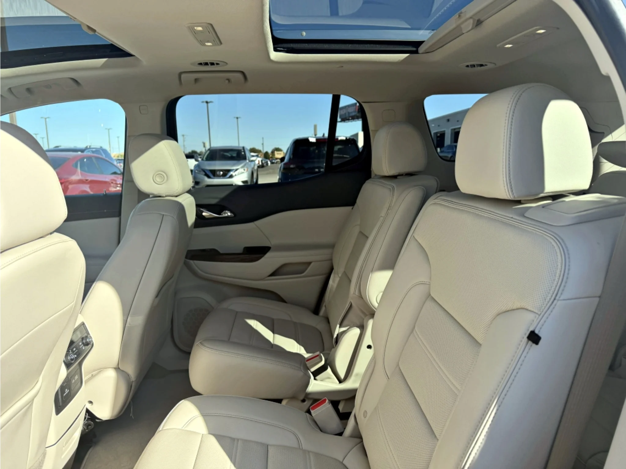 Used 2022 Summit White GMC Denali image 8